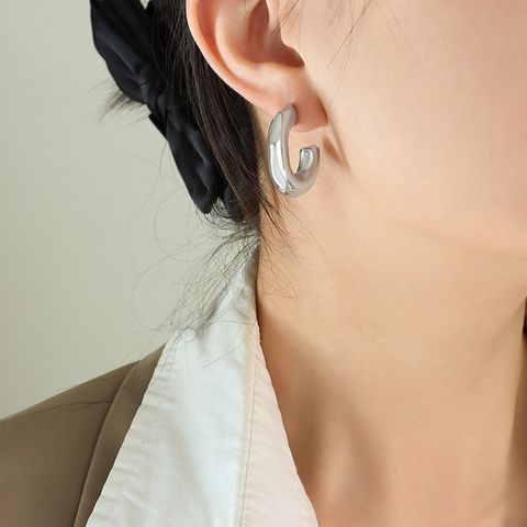 Simple Style U Shape Titanium Steel Plating Earrings 1 Pair