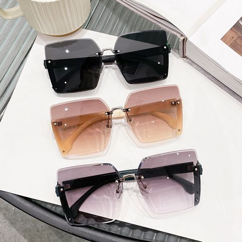Basic Simple Style Color Block Pc Square Frameless Women's Sunglasses
