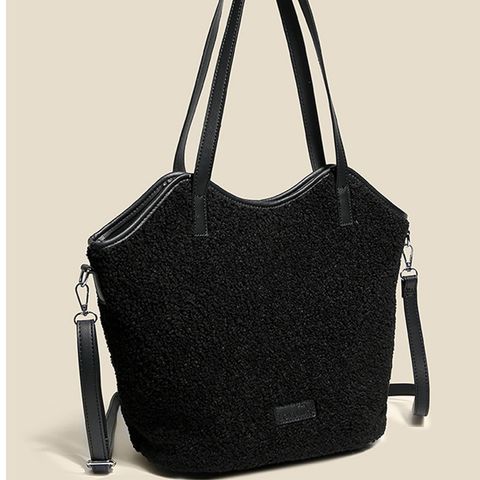 Women's All Seasons Plush Solid Color Streetwear Square Zipper Shoulder Bag