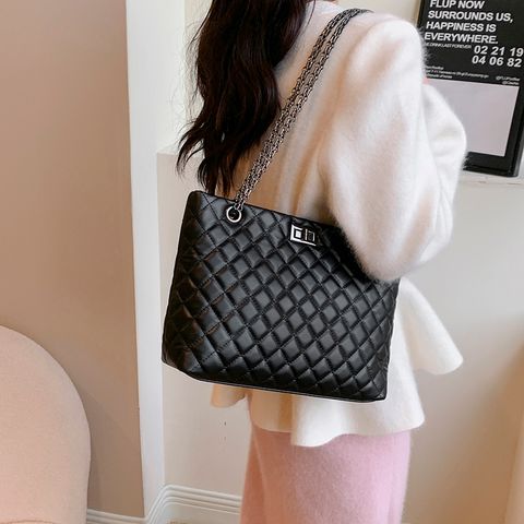 Women's Pu Leather Solid Color Elegant Vacation Sewing Thread Square Lock Clasp Tote Bag
