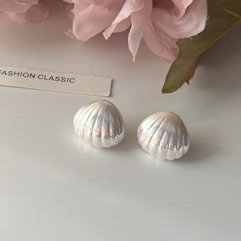 Wholesale Jewelry Simple Style Shell Imitation Pearl Alloy Resin Ear Studs
