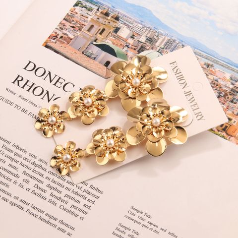 1 Pair Elegant Luxurious Artistic Flower Inlay Alloy Artificial Pearls Drop Earrings