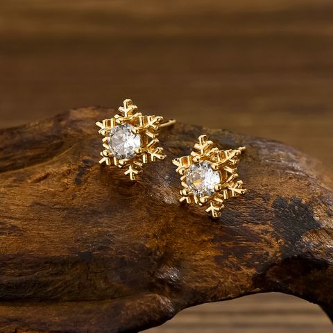1 Pair Vintage Style Snowflake Plating Inlay Copper Alloy Zircon 18K Gold Plated Ear Studs