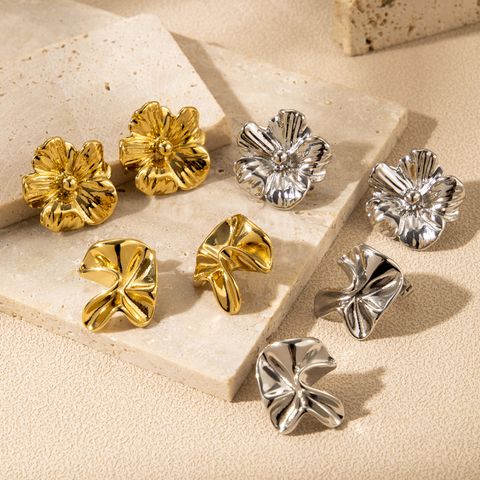 1 Pair Vintage Style French Style Simple Style Flower Plating Stainless Steel 18k Gold Plated Ear Studs