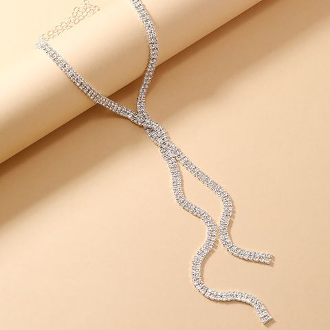 Elegant Shiny Solid Color Alloy Plating Inlay Rhinestones Silver Plated Women's Necklace