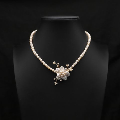 Simple Style Classic Style Flower Baroque Pearls Beaded Plating 18k Gold Plated Pendant Necklace