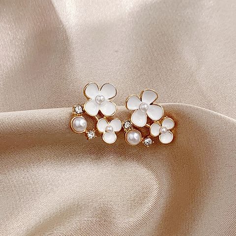 1 Pair Simple Style Flower Plating Inlay Alloy Artificial Rhinestones Artificial Pearls Gold Plated Ear Studs
