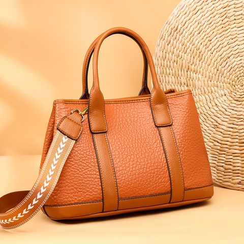Women's Leather Solid Color Elegant Square Zipper Handbag