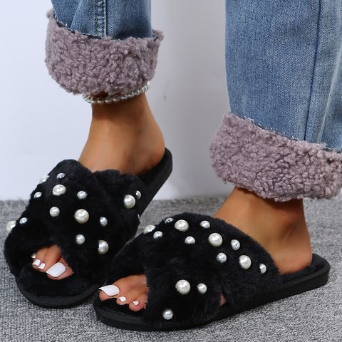 Women's Streetwear Solid Color Pearls Round Toe Plush Slippers