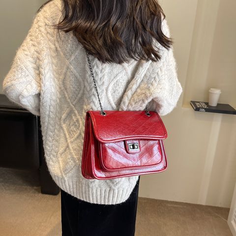 Women's Pu Leather Solid Color Vintage Style Classic Style Streetwear Sewing Thread Metal Button Square Flip Cover Lock Clasp Shoulder Bag Square Bag