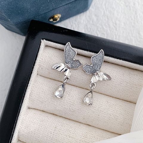 1 Pair Elegant Lady Butterfly Alloy White Gold Plated Drop Earrings