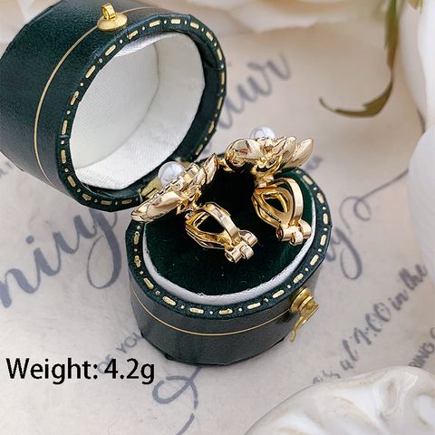 Wholesale Jewelry Elegant Flower Alloy Gold Plated Ear Studs