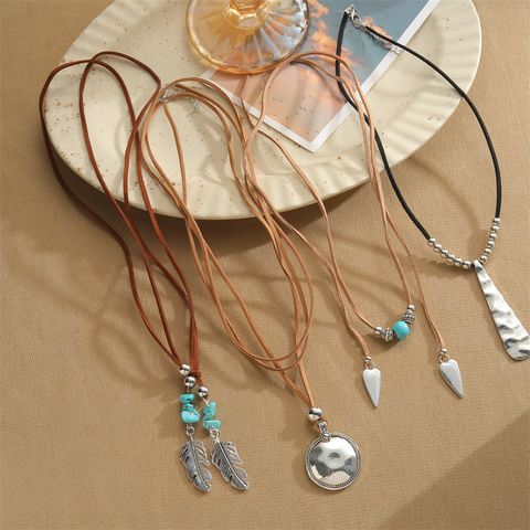 Vintage Style Round Alloy Beaded Handmade Plating Women's Pendant Necklace