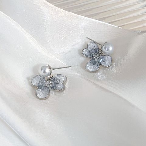 1 Pair Sweet Flower Plating Alloy White Gold Plated Ear Studs