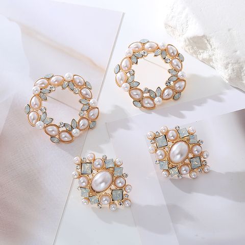 1 Pair Elegant Luxurious Flower Plating Inlay Alloy Rhinestones Pearl Gold Plated Ear Studs