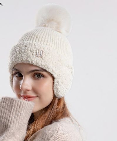Women's Elegant Basic Solid Color Pom Poms Ear Warap Wool Cap