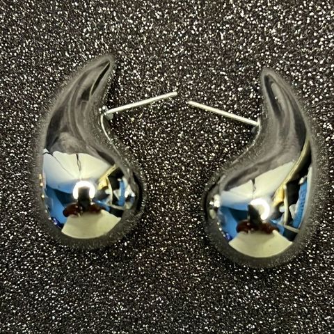 1 Pair Vintage Style Water Droplets Stoving Varnish Plastic Ear Studs