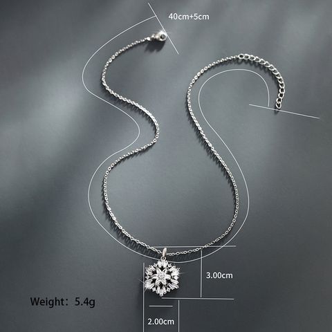 Xuping Romantic Shiny Snowflake White Gold Plated Artificial Gemstones Copper Alloy Wholesale Pendant Necklace