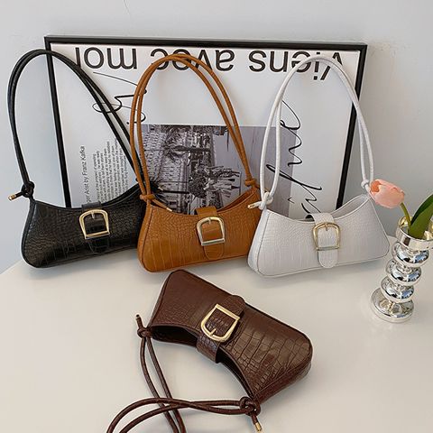Women's Pu Leather Solid Color Vintage Style Square Buckle Shoulder Bag