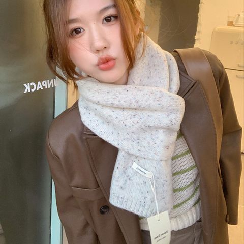 Women's Elegant Vintage Style Solid Color Fleece Scarf