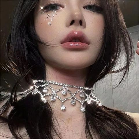Elegant Solid Color Alloy Plating Inlay Rhinestones Silver Plated Women's Choker