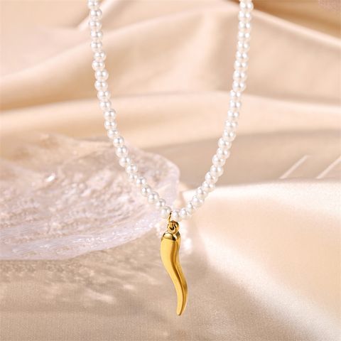 Ig Style French Style Moon Chili Stainless Steel Artificial Pearl Plating 18k Gold Plated Pendant Necklace