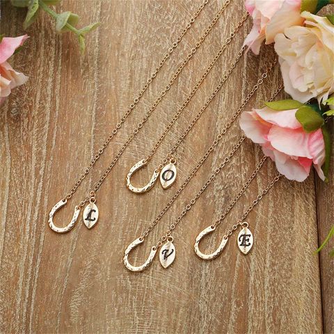 Vintage Style Classic Style Letter Leaves Horseshoe Copper 14k Gold Plated Pendant Necklace In Bulk