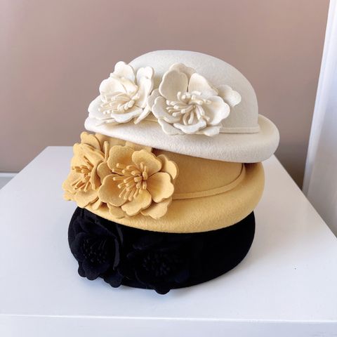Women's Vintage Style Sweet Flower Crimping Bowler Hat