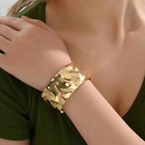Simple Style C Shape Moon Donuts Stainless Steel Stripe Plating Carving 18k Gold Plated Bangle