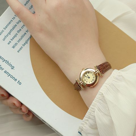 Simple Style Color Block Buckle Quartz Women's Watches