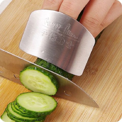 Simple Style Solid Color Stainless Steel Hand-guard For Cutting Vegetables 1 Piece