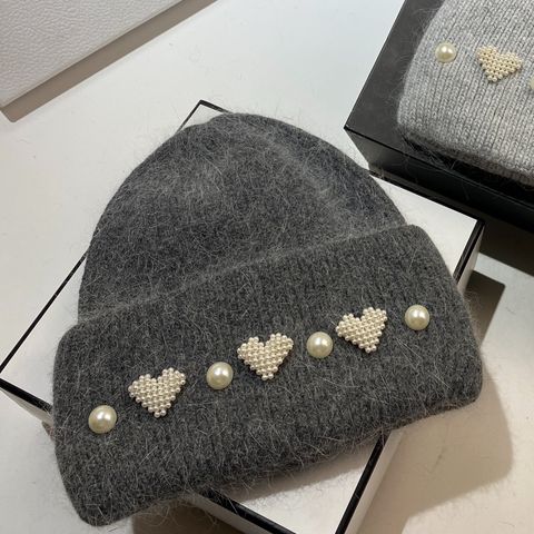 Women's Sweet Heart Shape Pearl Eaveless Wool Cap