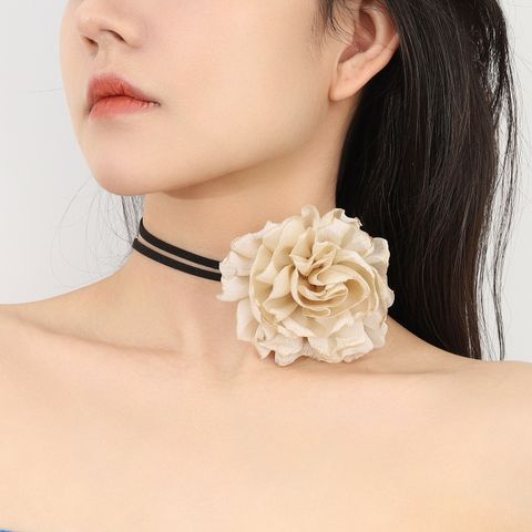 Elegant Flower Cloth Women's Choker
