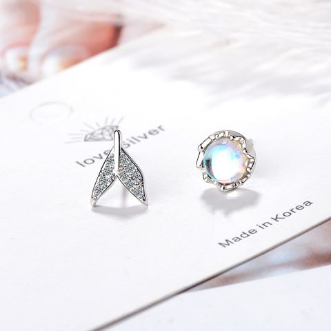 1 Pair Simple Style Classic Style Fish Tail Inlay Copper Moonstone Ear Studs