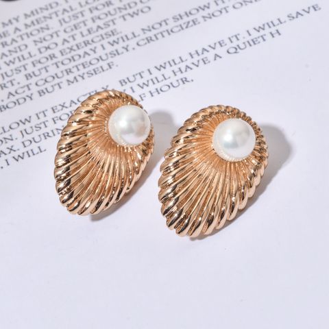1 Pair Retro French Style Shell Plating Inlay Copper Artificial Pearls Ear Studs