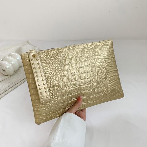 Women's Medium Pu Leather Solid Color Vintage Style Classic Style Streetwear Square Zipper Clutch Bag