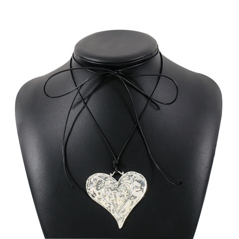 Exaggerated Modern Style Simple Style Heart Shape Flower Alloy Wholesale Pendant Necklace