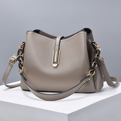 Women's Pu Leather Solid Color Vintage Style Square Zipper Shoulder Bag