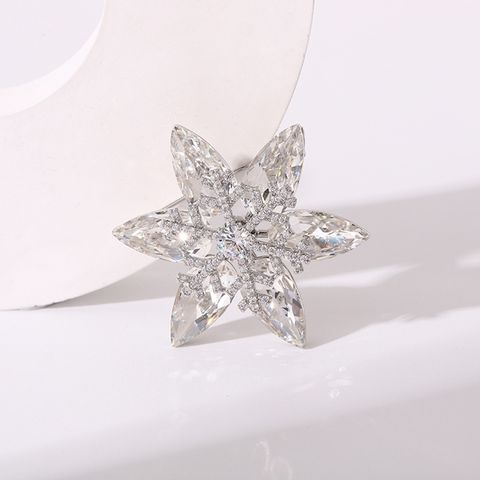 Ig Style Shiny Flower Snowflake Copper Plating Inlay Zircon Women's Brooches