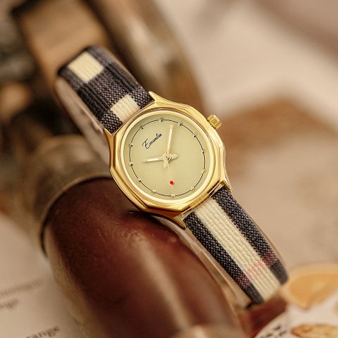 Simple Style Plaid Buckle Quartz Women's Watches