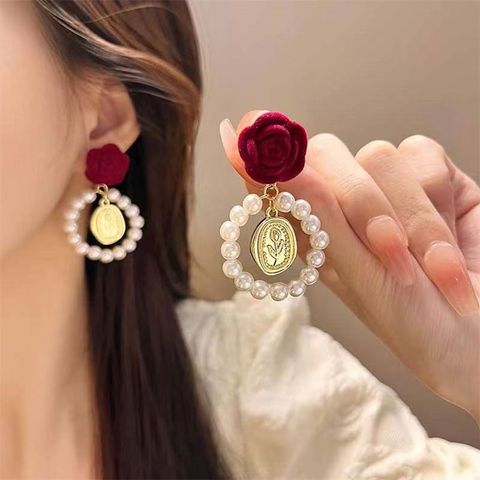 1 Pair Simple Style Classic Style Rose Plating Inlay Alloy Pearl Gold Plated Drop Earrings