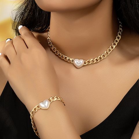 Elegant Retro Solid Color Imitation Pearl Alloy Plating Gold Plated Women's Bracelets Necklace