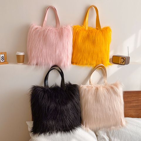 Women's Plush Solid Color Basic Vintage Style Square Magnetic Buckle Shoulder Bag Underarm Bag