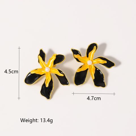 1 Pair Original Design Flower Plating Freshwater Pearl 18k Gold Plated Ear Studs