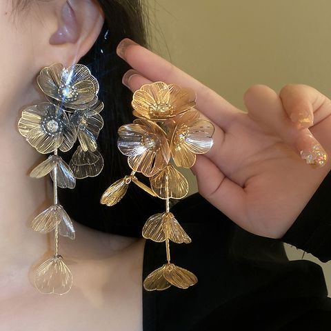1 Pair Elegant Exaggerated Flower Inlay Copper Artificial Rhinestones Drop Earrings