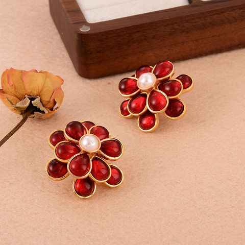 1 Pair Elegant Vintage Style French Style Flower Inlay Copper Glass Pearl 18k Gold Plated Ear Studs