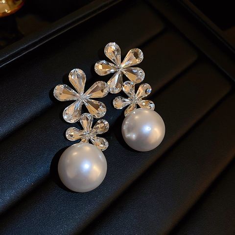 1 Pair Sweet Flower Inlay Alloy Artificial Pearls Rhinestones Drop Earrings