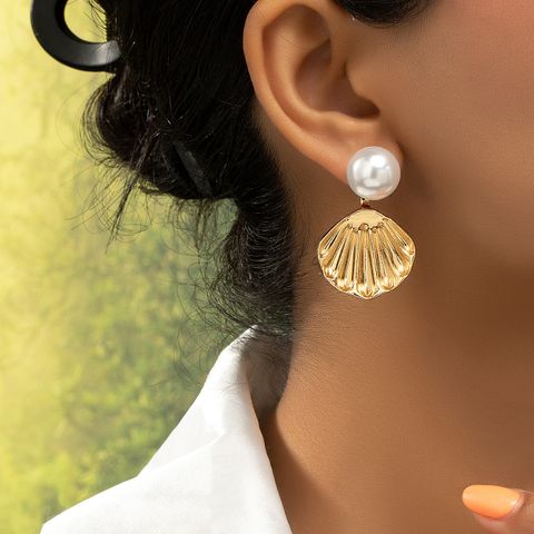 1 Pair Ig Style Retro Commute Shell Plating Inlay Alloy Pearl Drop Earrings