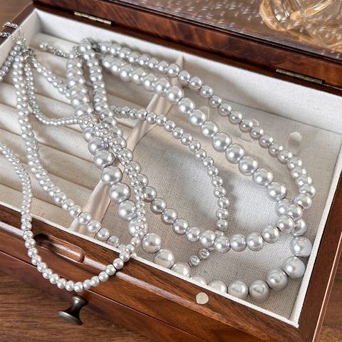 Elegant Geometric Artificial Pearl Alloy Beaded White Gold Plated Women's Necklace