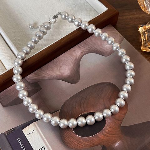 Elegant Geometric Artificial Pearl Alloy Beaded White Gold Plated Women's Necklace